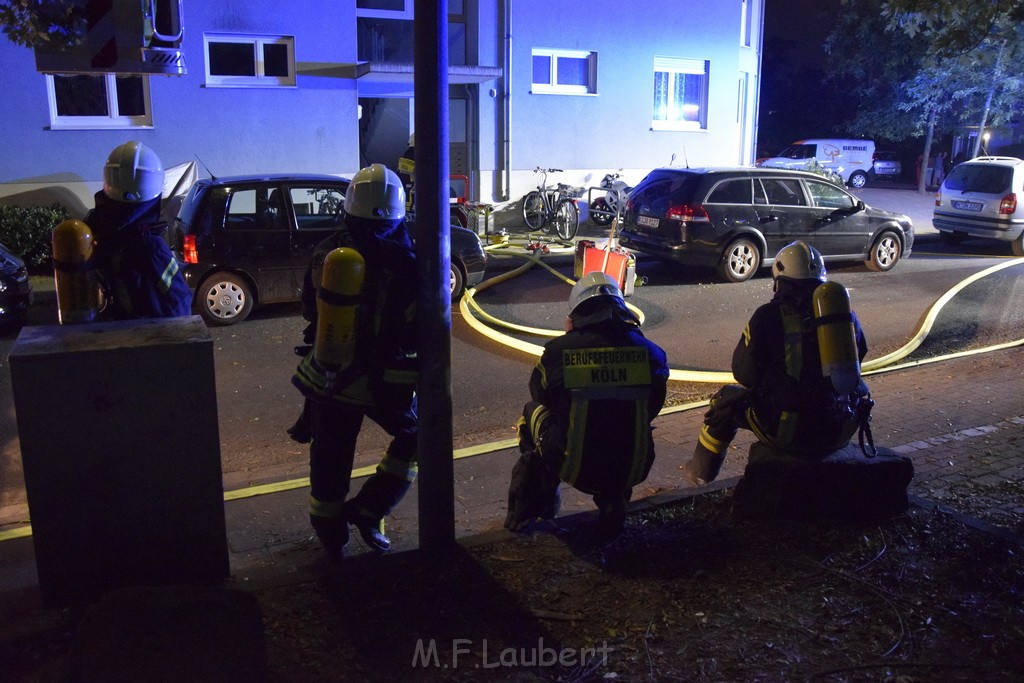 Feuer 2 Y Kellerbrand Koeln Ostheim Ruppinerstr P129.JPG - Miklos Laubert